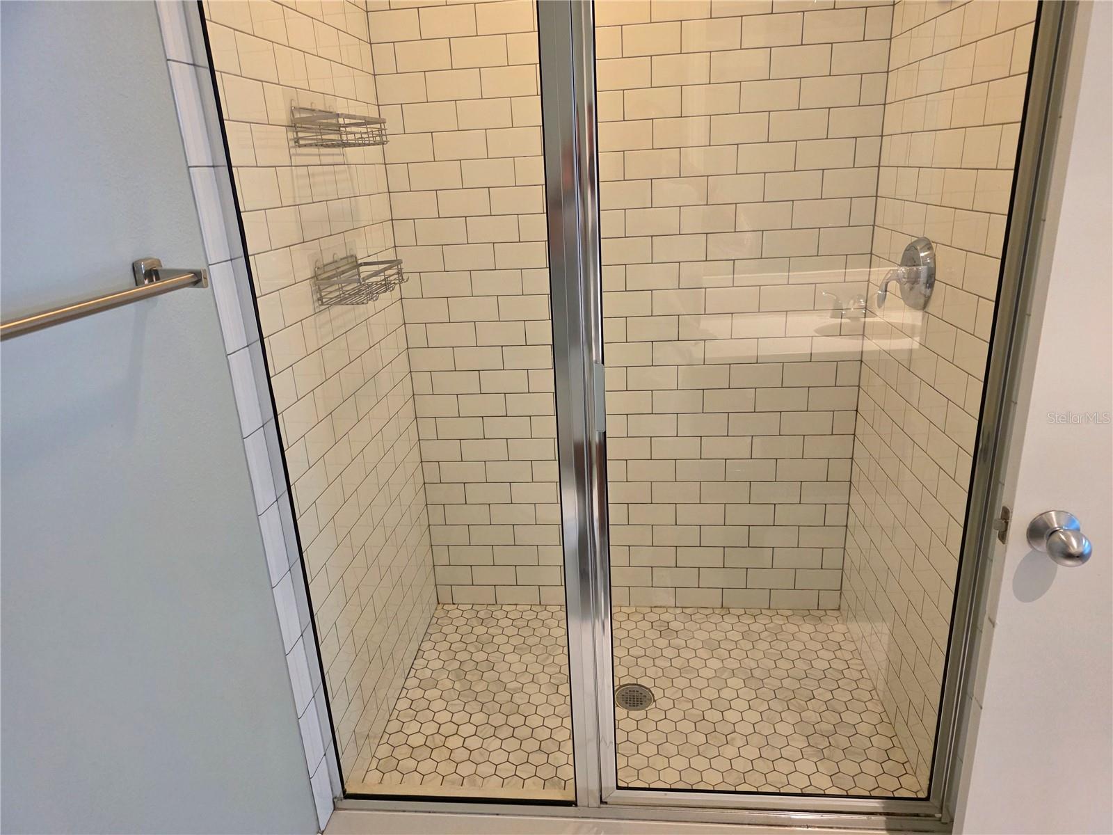 Image 24 of 37 For 1208 Kennedy Boulevard 1020