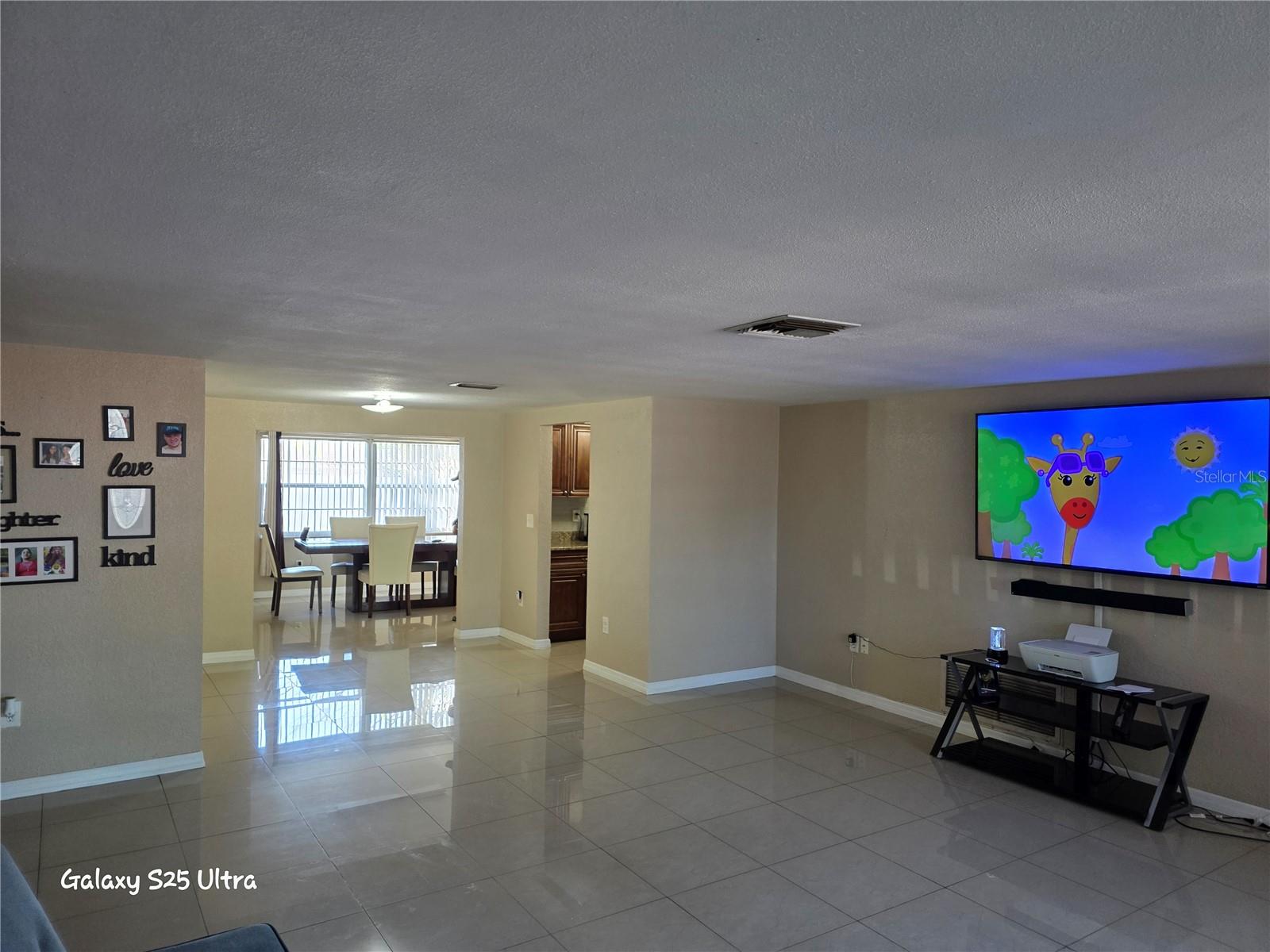 Image 4 of 16 For 7024 Ivanhoe Drive