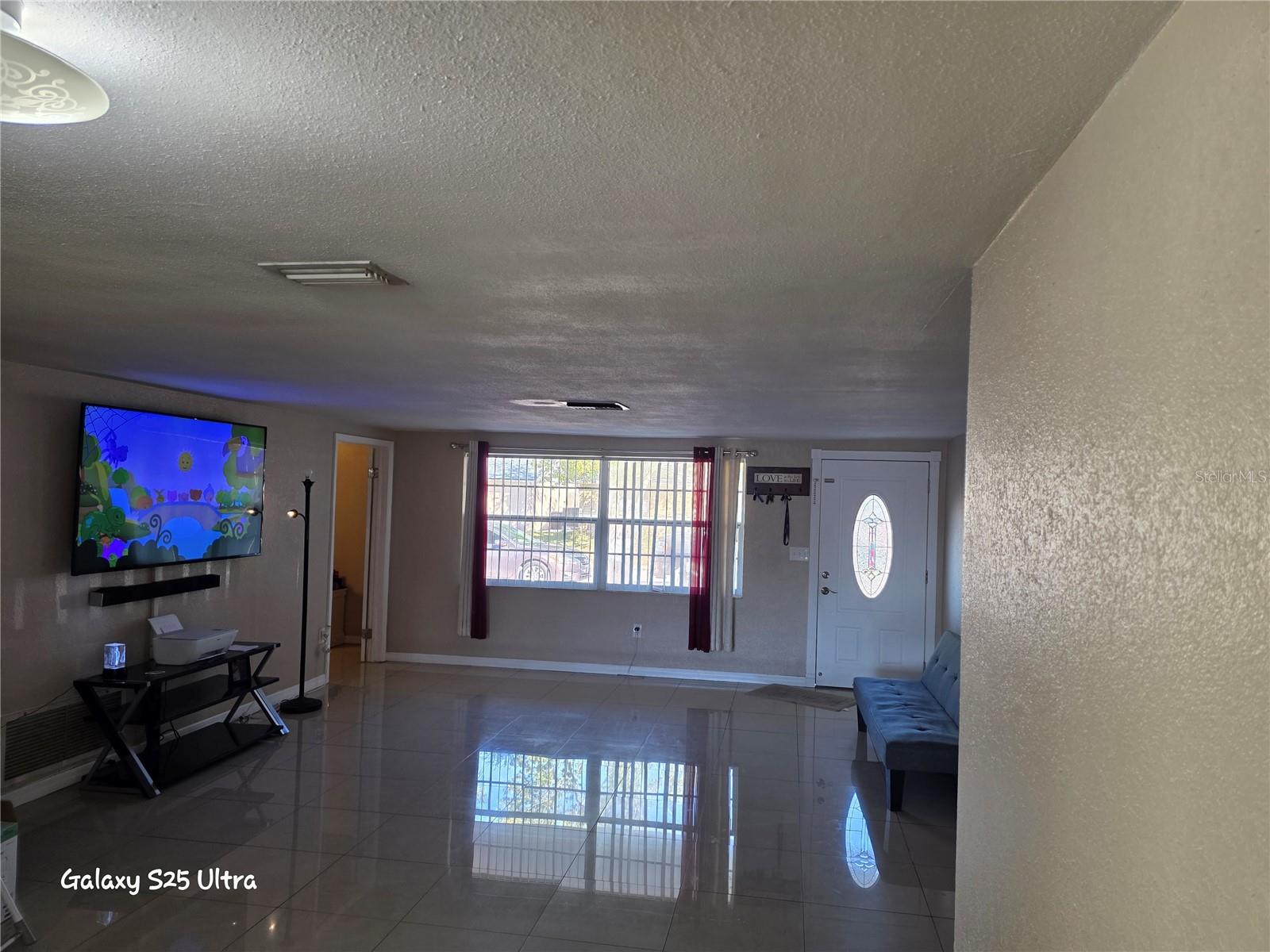 Image 5 of 16 For 7024 Ivanhoe Drive