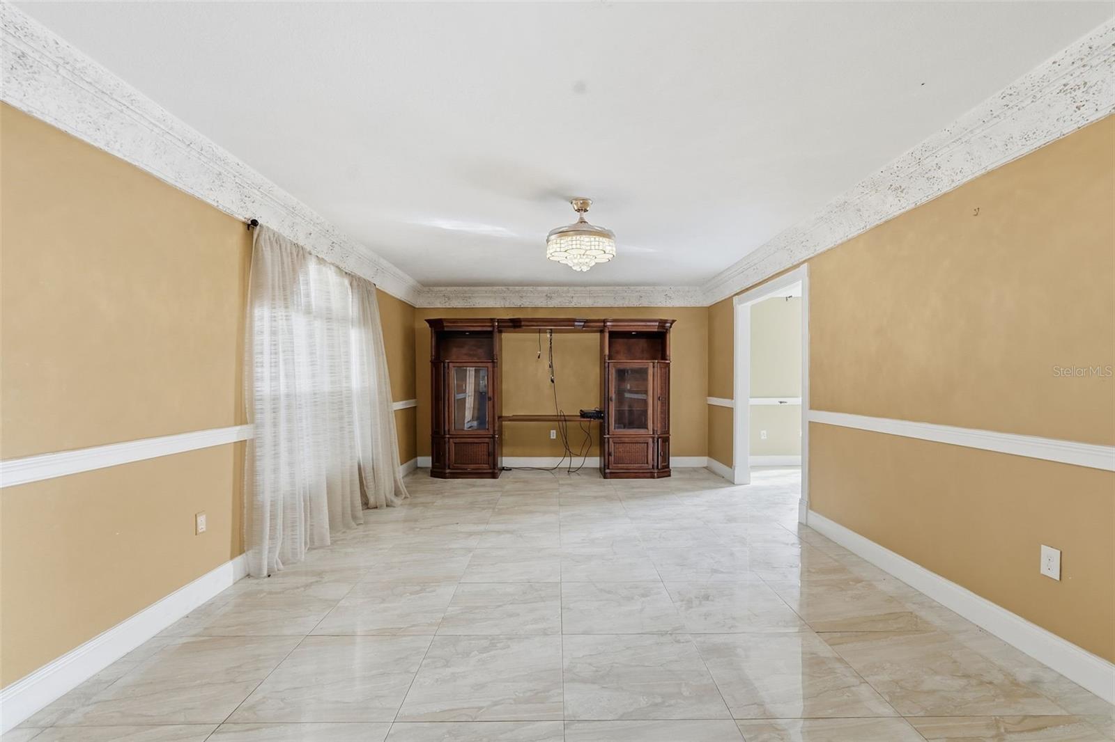 Image 12 of 58 For 350 Corsica Court