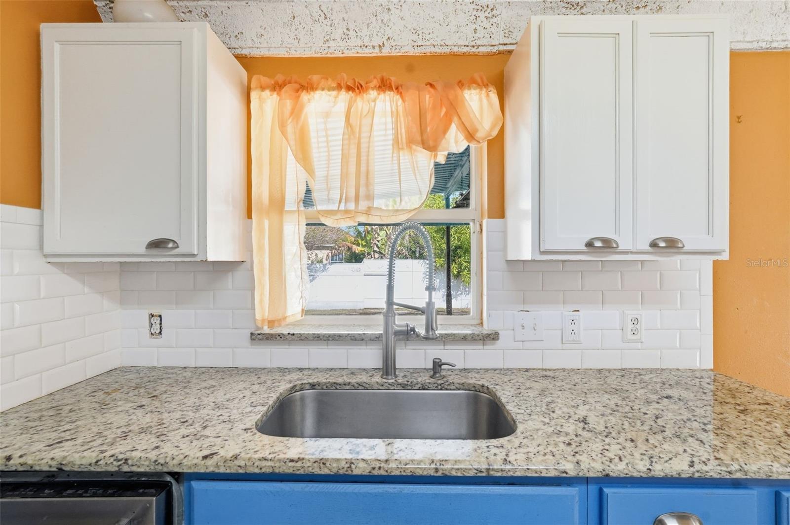 Image 18 of 58 For 350 Corsica Court