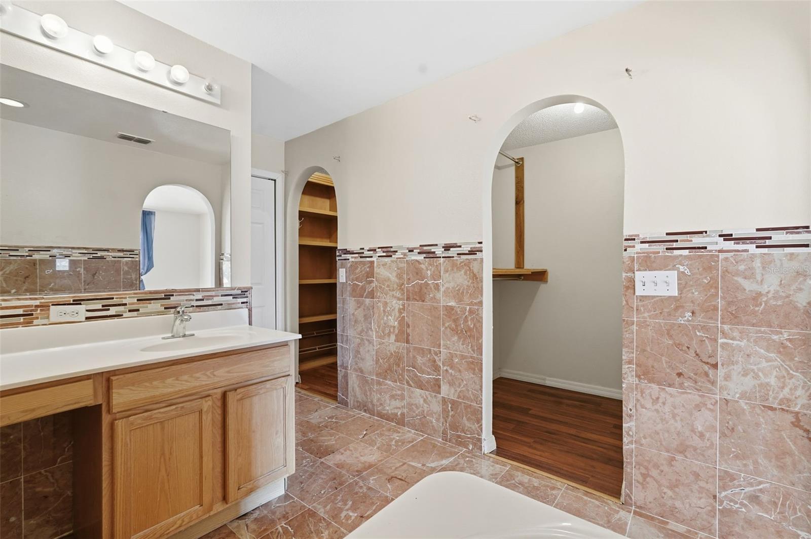 Image 27 of 58 For 350 Corsica Court