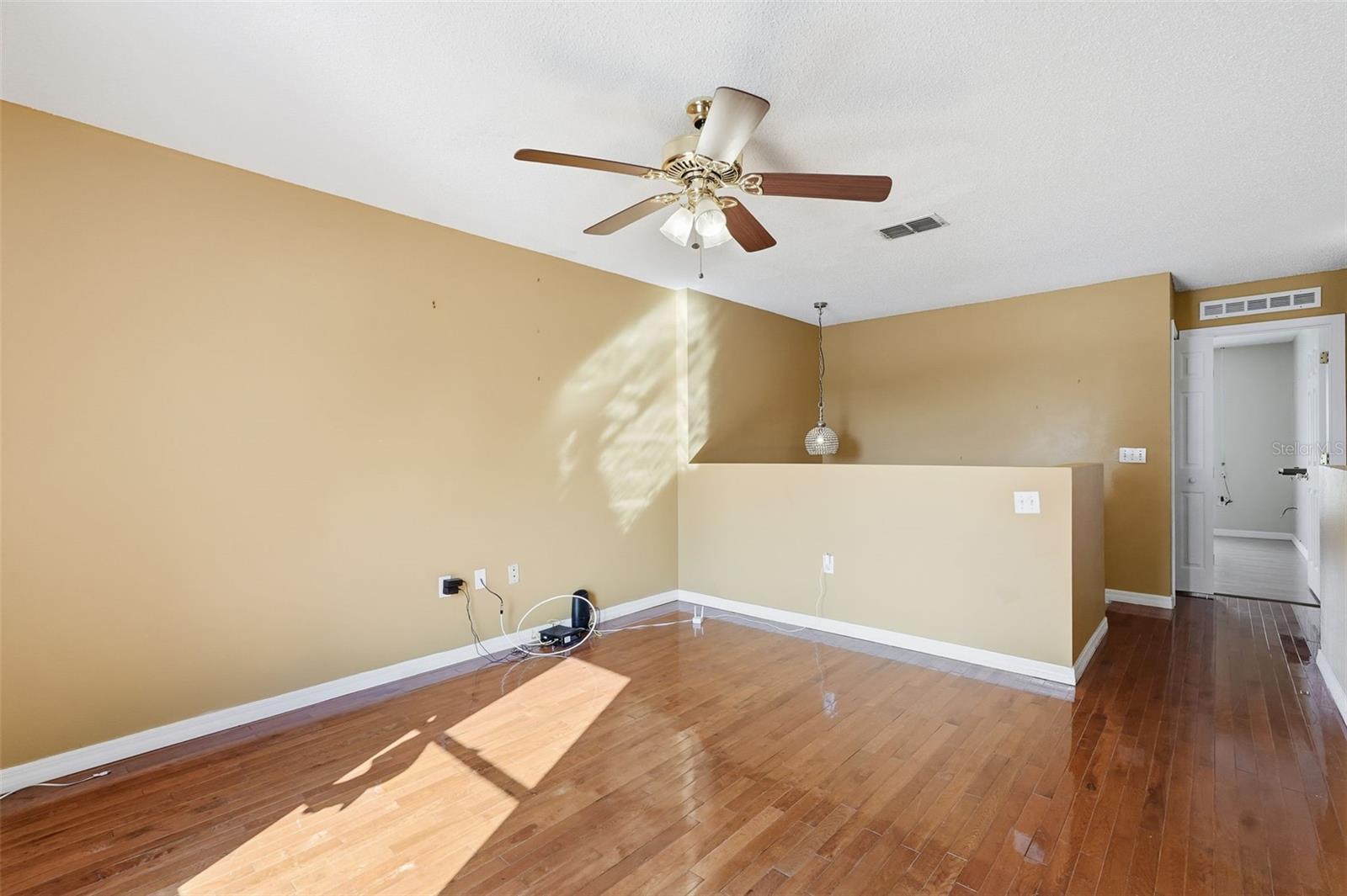 Image 30 of 58 For 350 Corsica Court