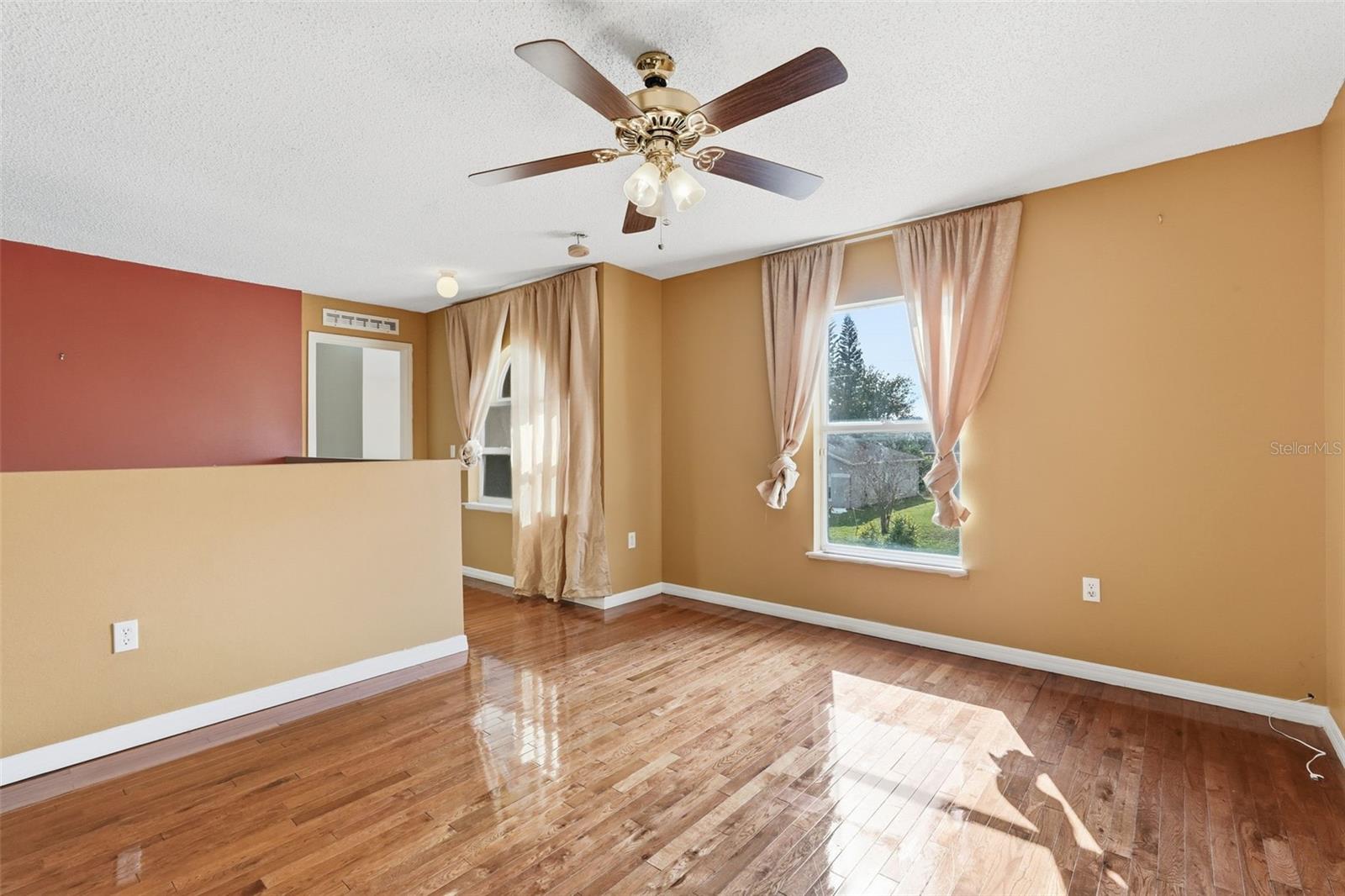 Image 31 of 58 For 350 Corsica Court