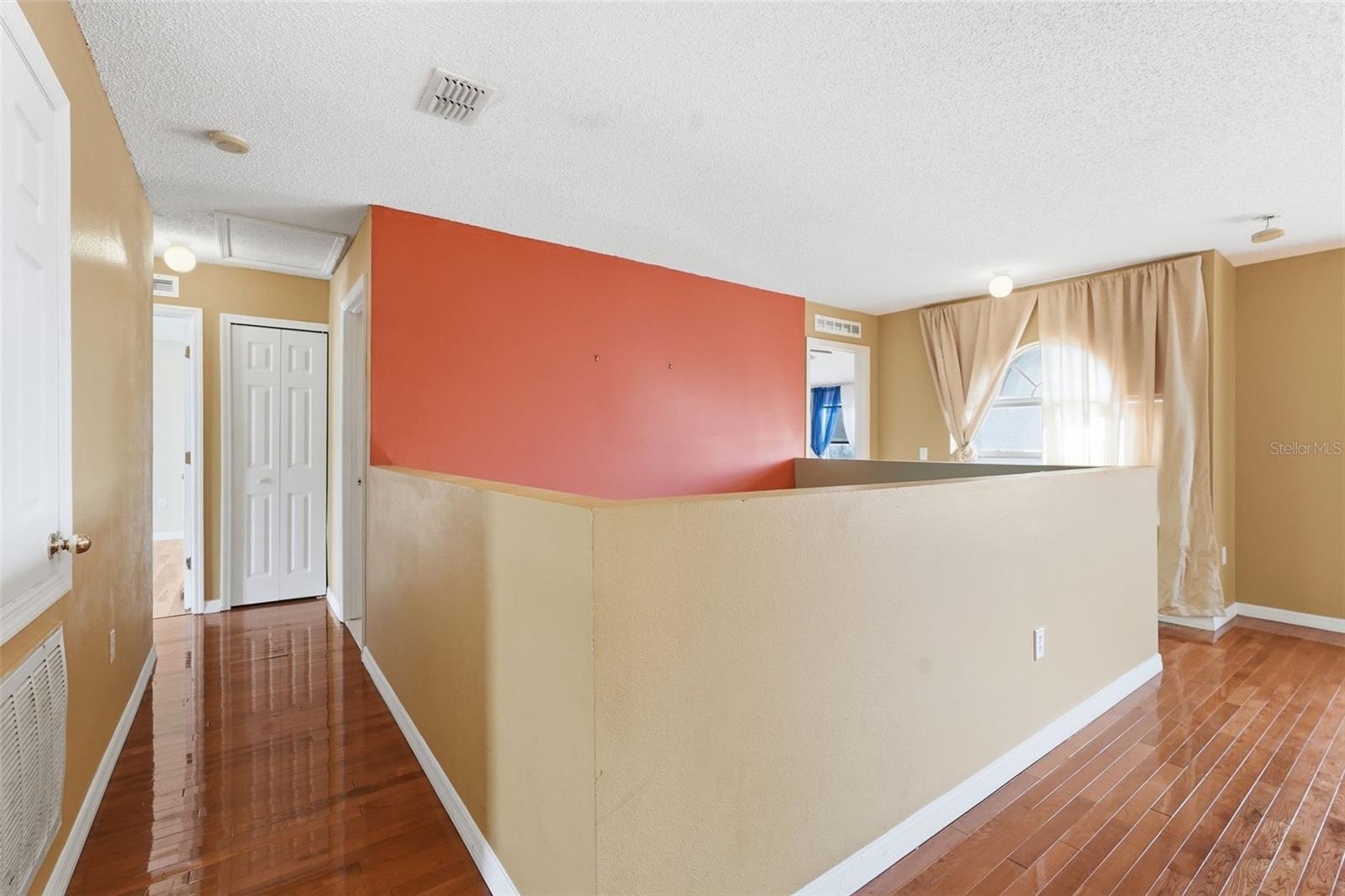 Image 33 of 58 For 350 Corsica Court