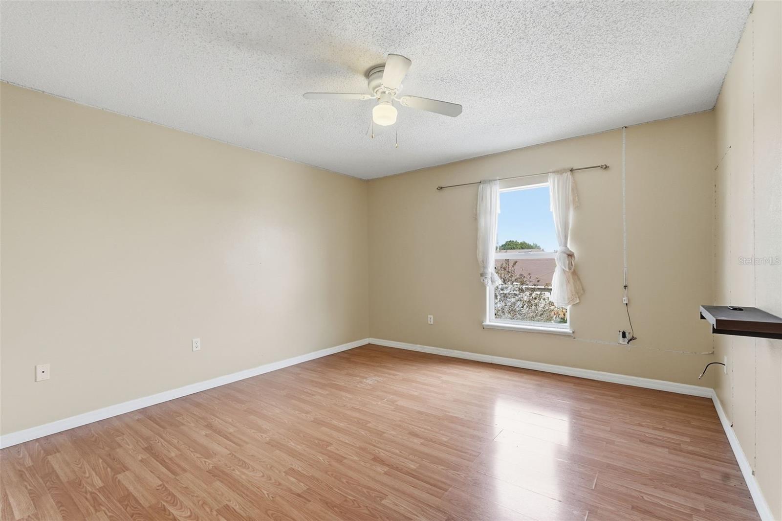 Image 35 of 58 For 350 Corsica Court