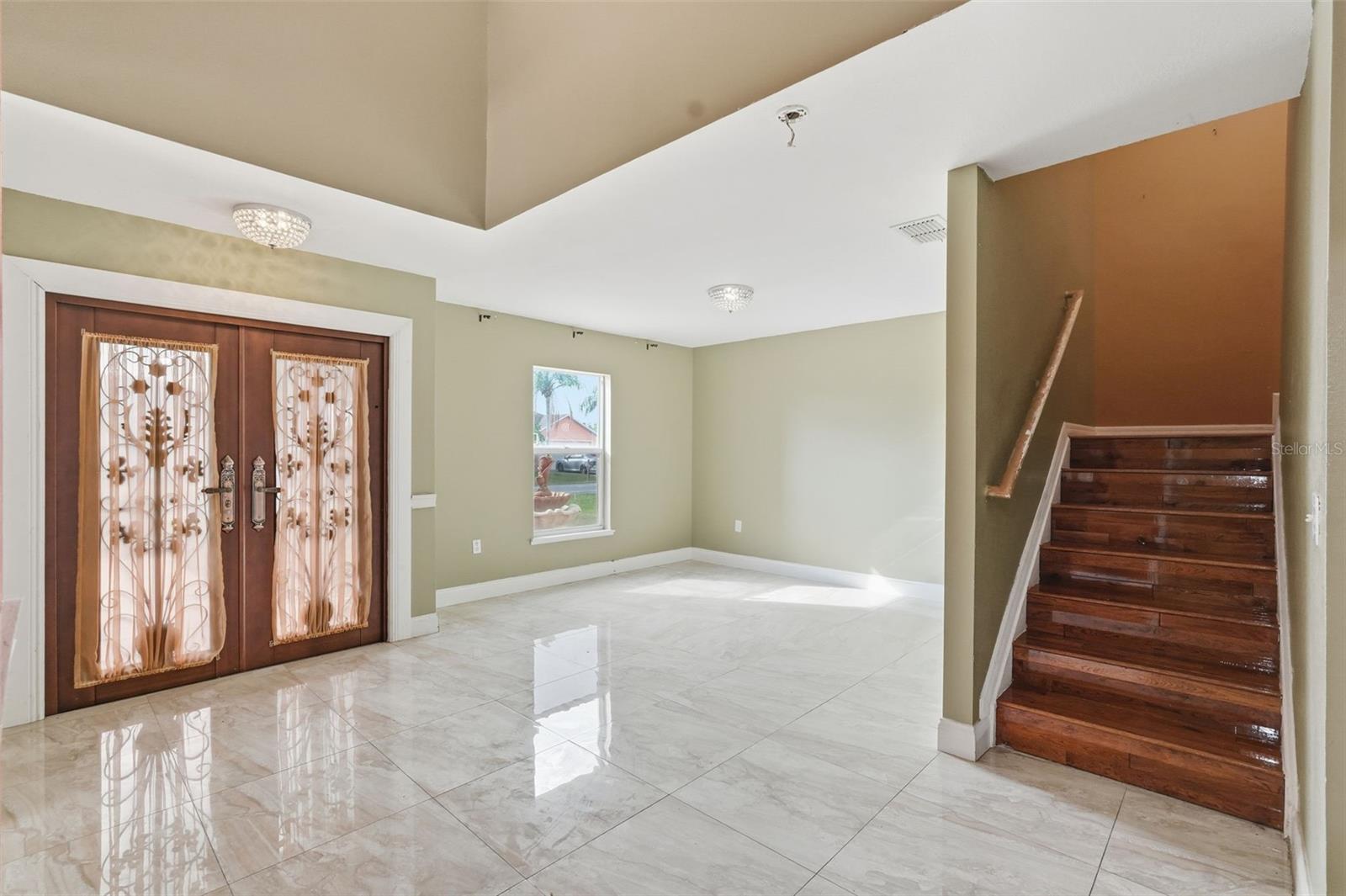 Image 5 of 58 For 350 Corsica Court