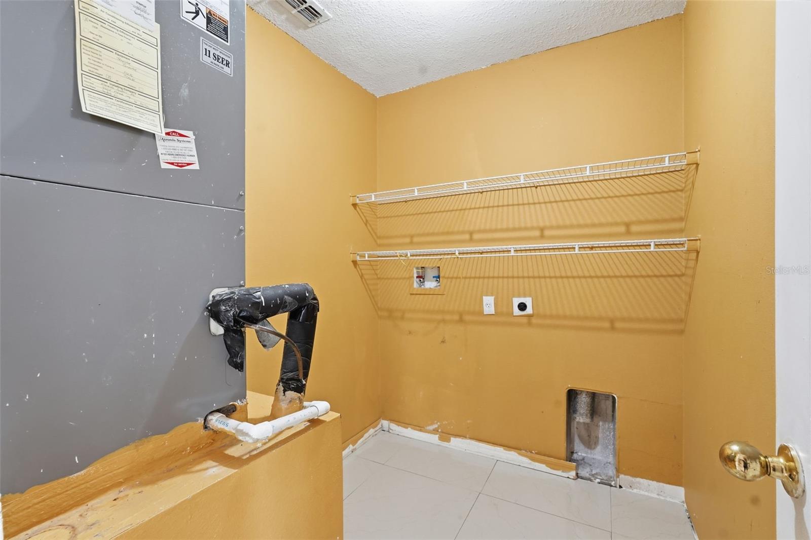 Image 9 of 58 For 350 Corsica Court