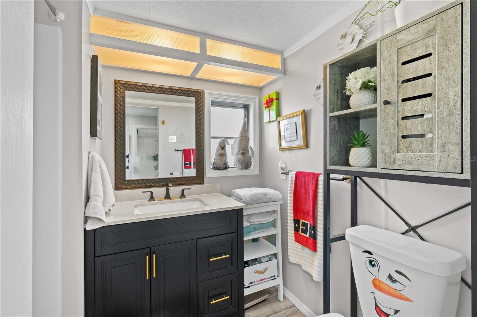 Image 16 of 48 For 5239 Mary Street