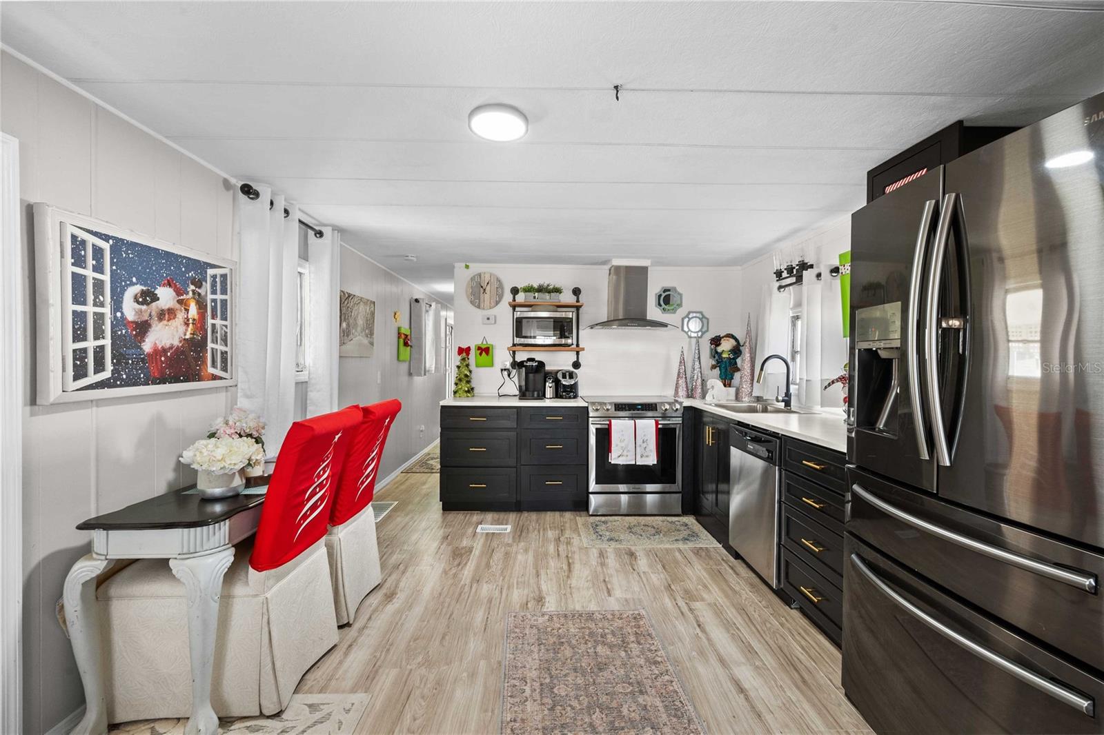 Image 6 of 48 For 5239 Mary Street