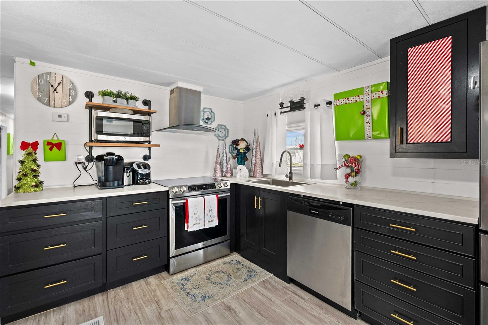 Image 7 of 48 For 5239 Mary Street