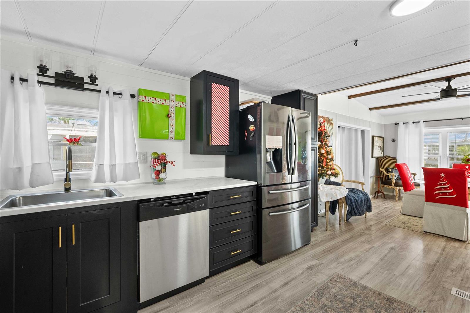 Image 8 of 48 For 5239 Mary Street