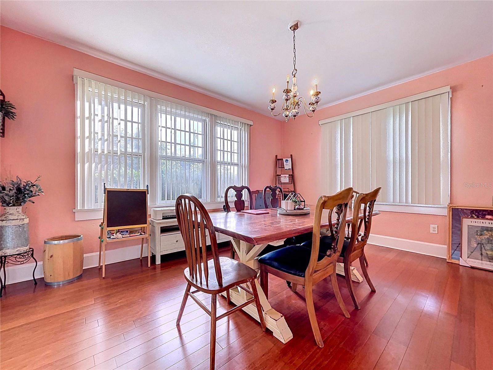 Image 17 of 63 For 37823 Coleman Avenue