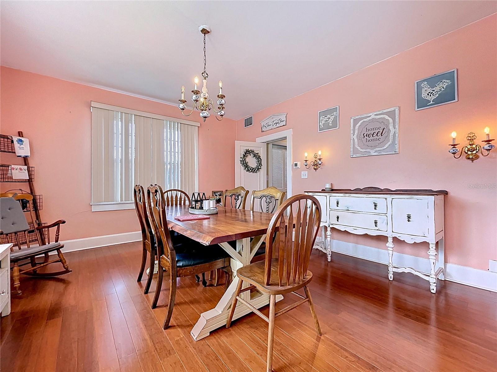 Image 18 of 63 For 37823 Coleman Avenue