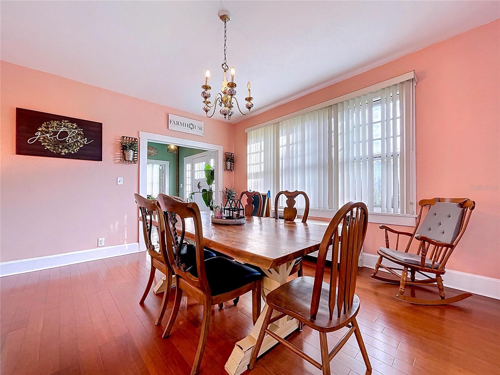 Image 19 of 63 For 37823 Coleman Avenue