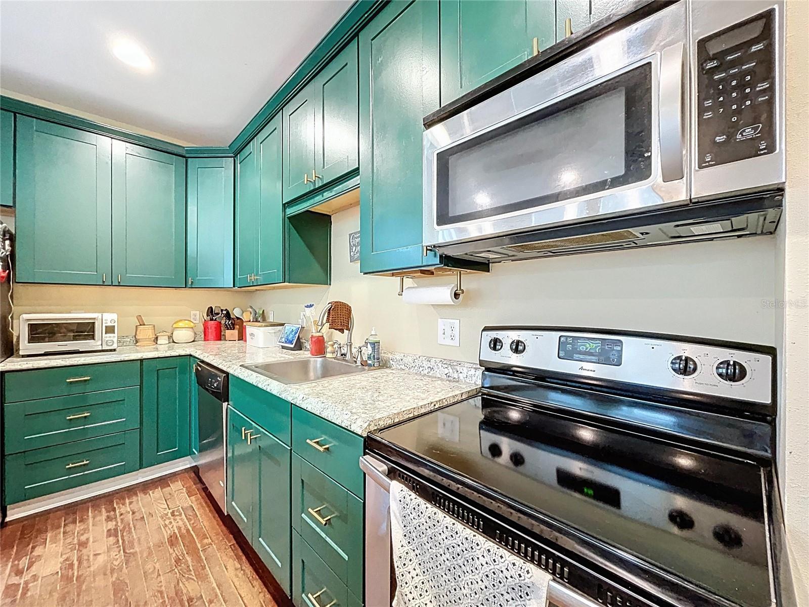 Image 26 of 63 For 37823 Coleman Avenue