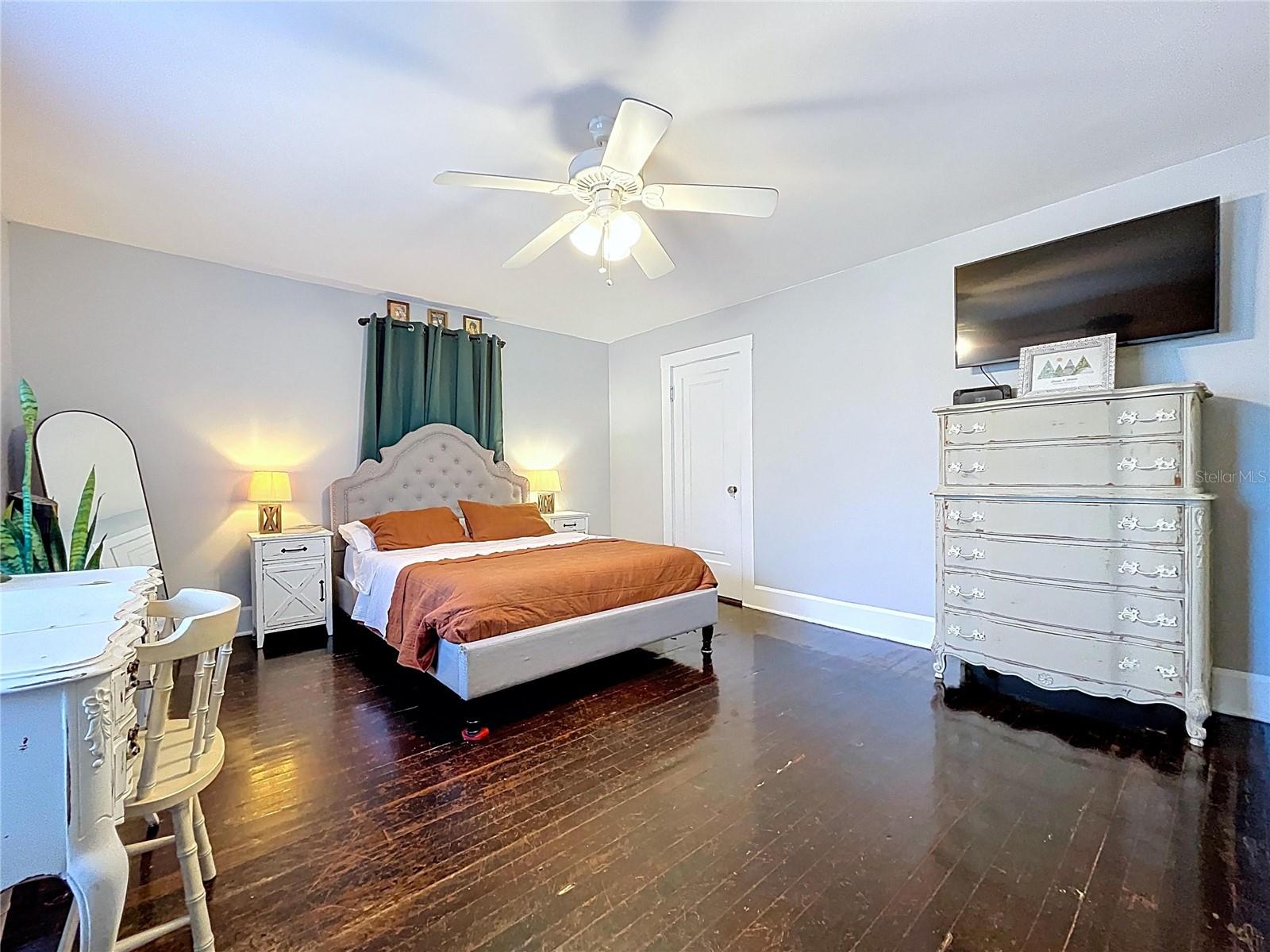 Image 35 of 63 For 37823 Coleman Avenue