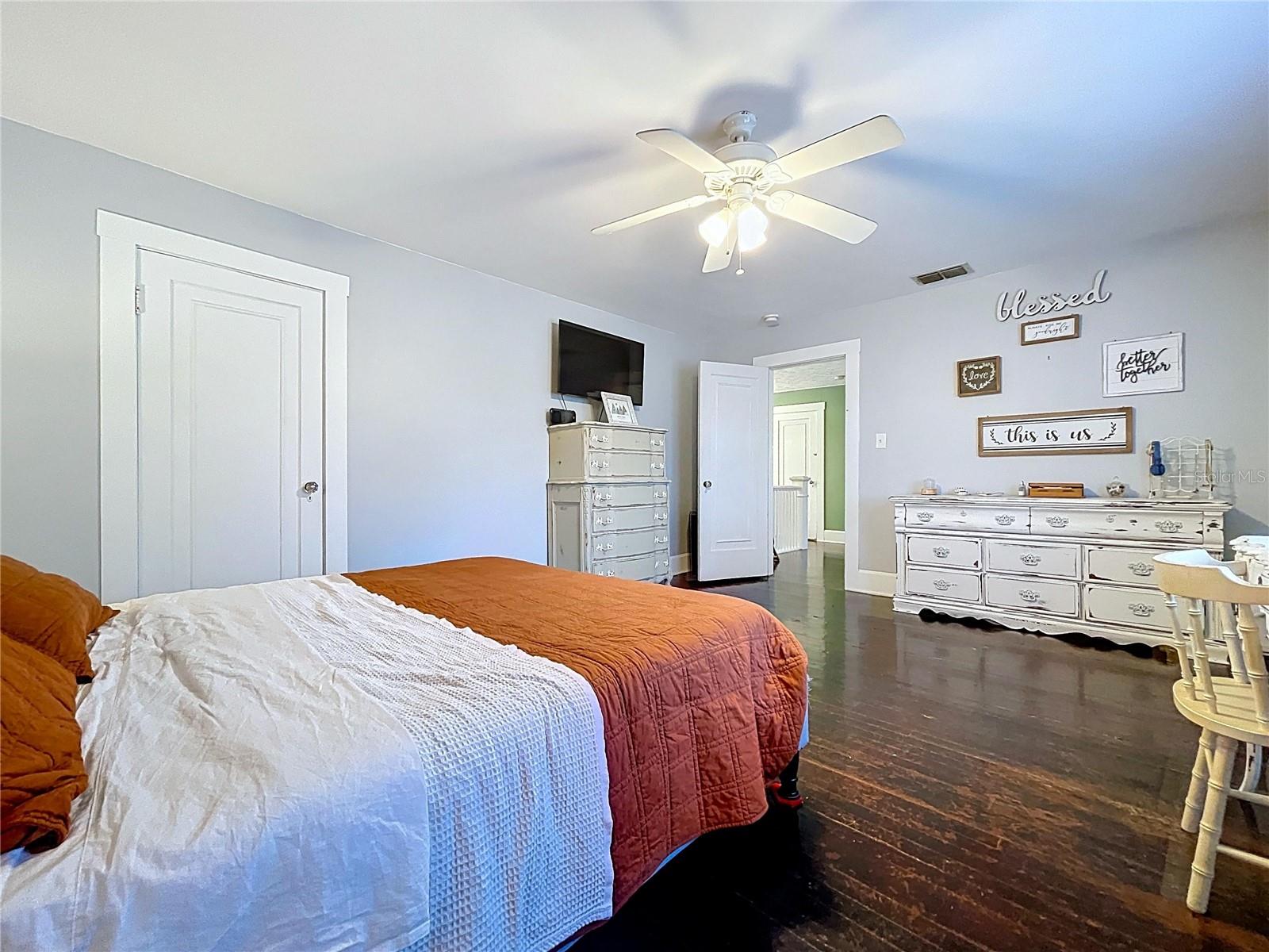 Image 36 of 63 For 37823 Coleman Avenue