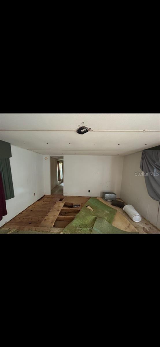 Image 11 of 17 For 39249 Lizabeth Circle