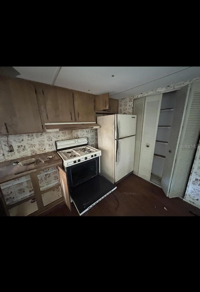 Image 14 of 17 For 39249 Lizabeth Circle