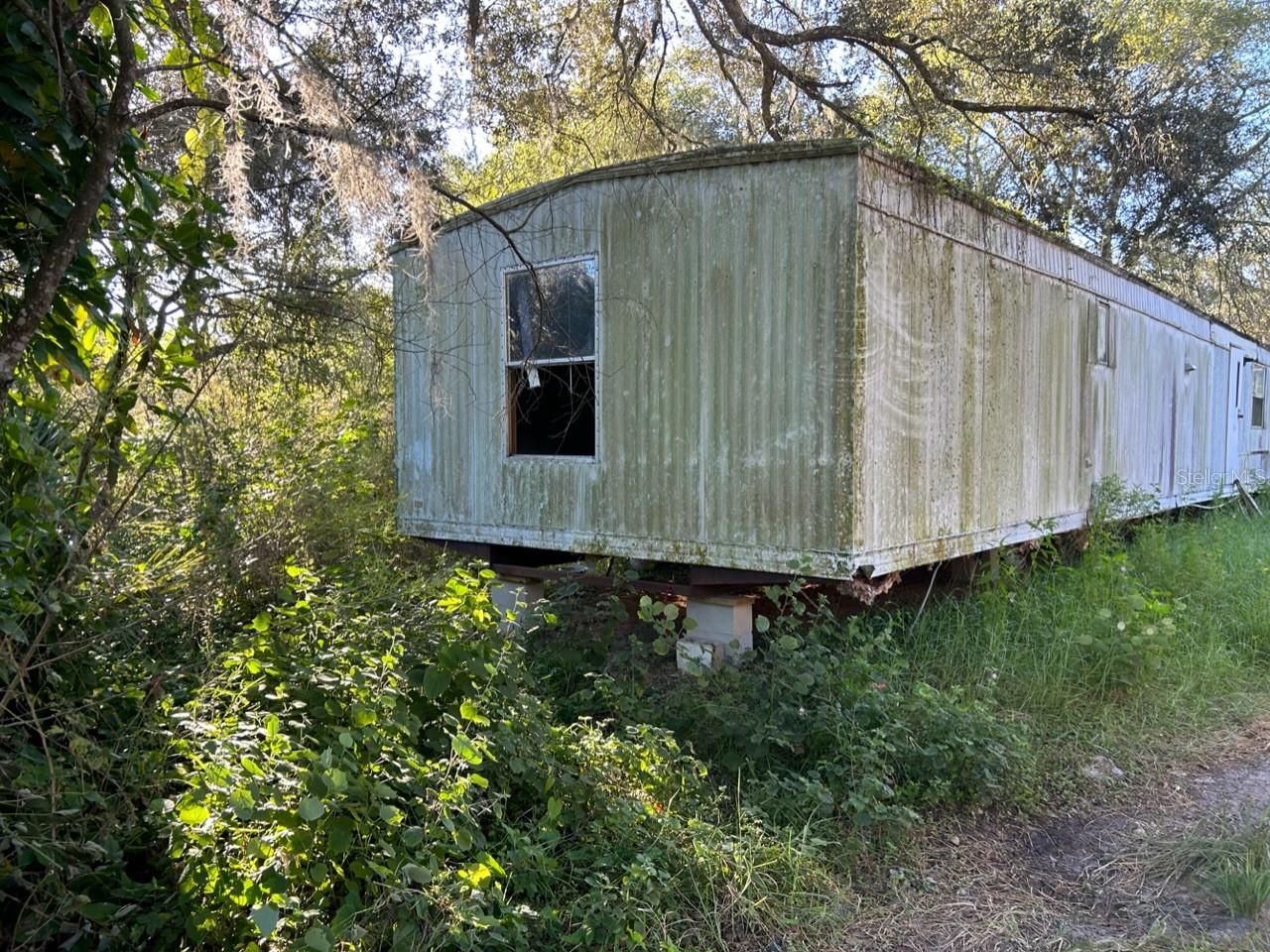 Image 5 of 17 For 39249 Lizabeth Circle