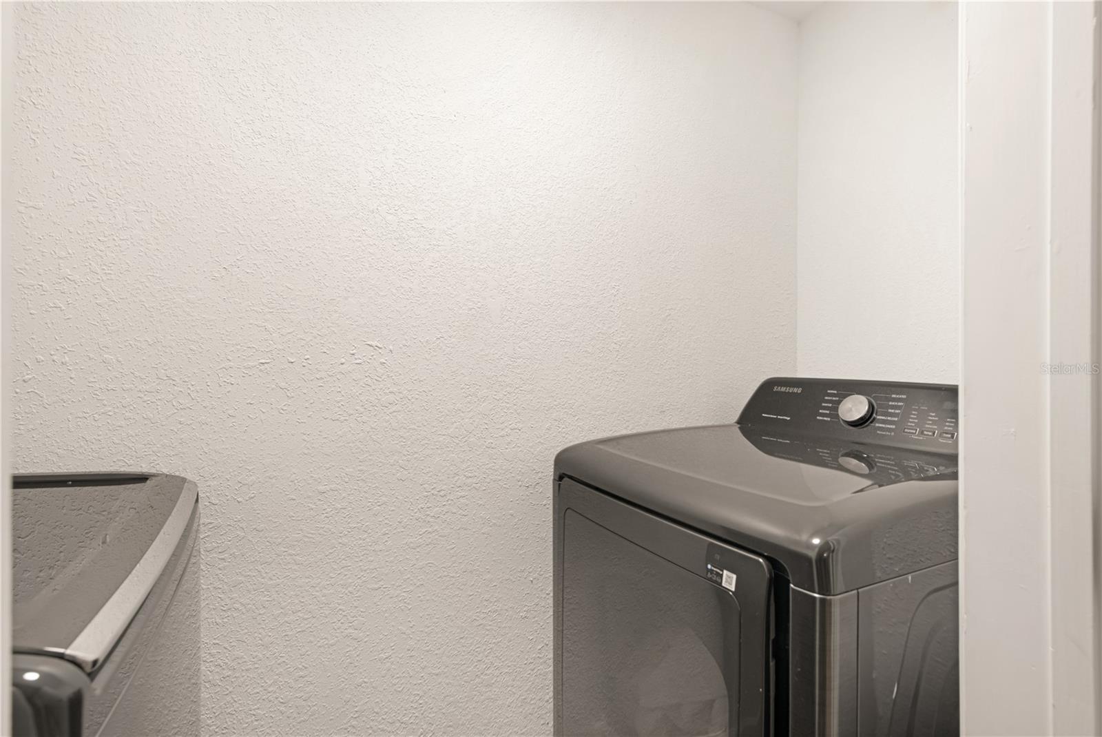 Image 19 of 43 For 1215 North Street