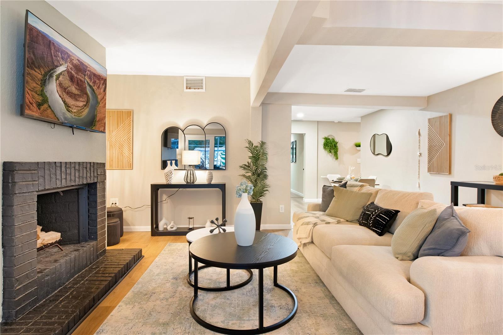 Image 23 of 43 For 1215 North Street