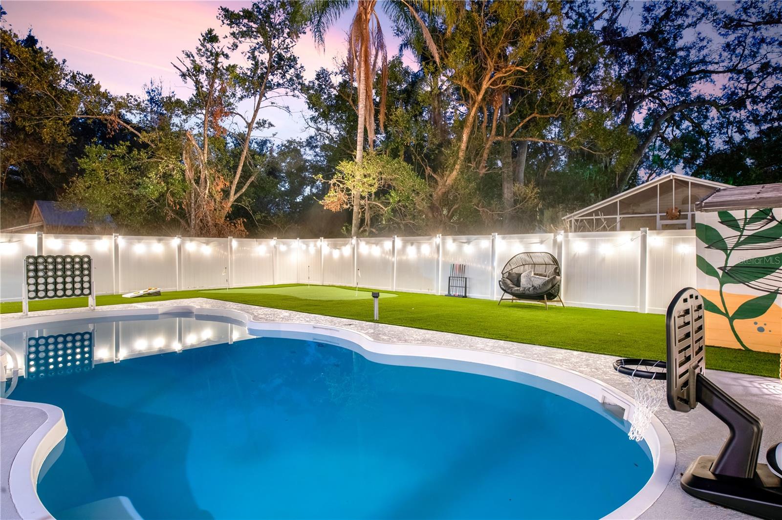 Image 37 of 43 For 1215 North Street