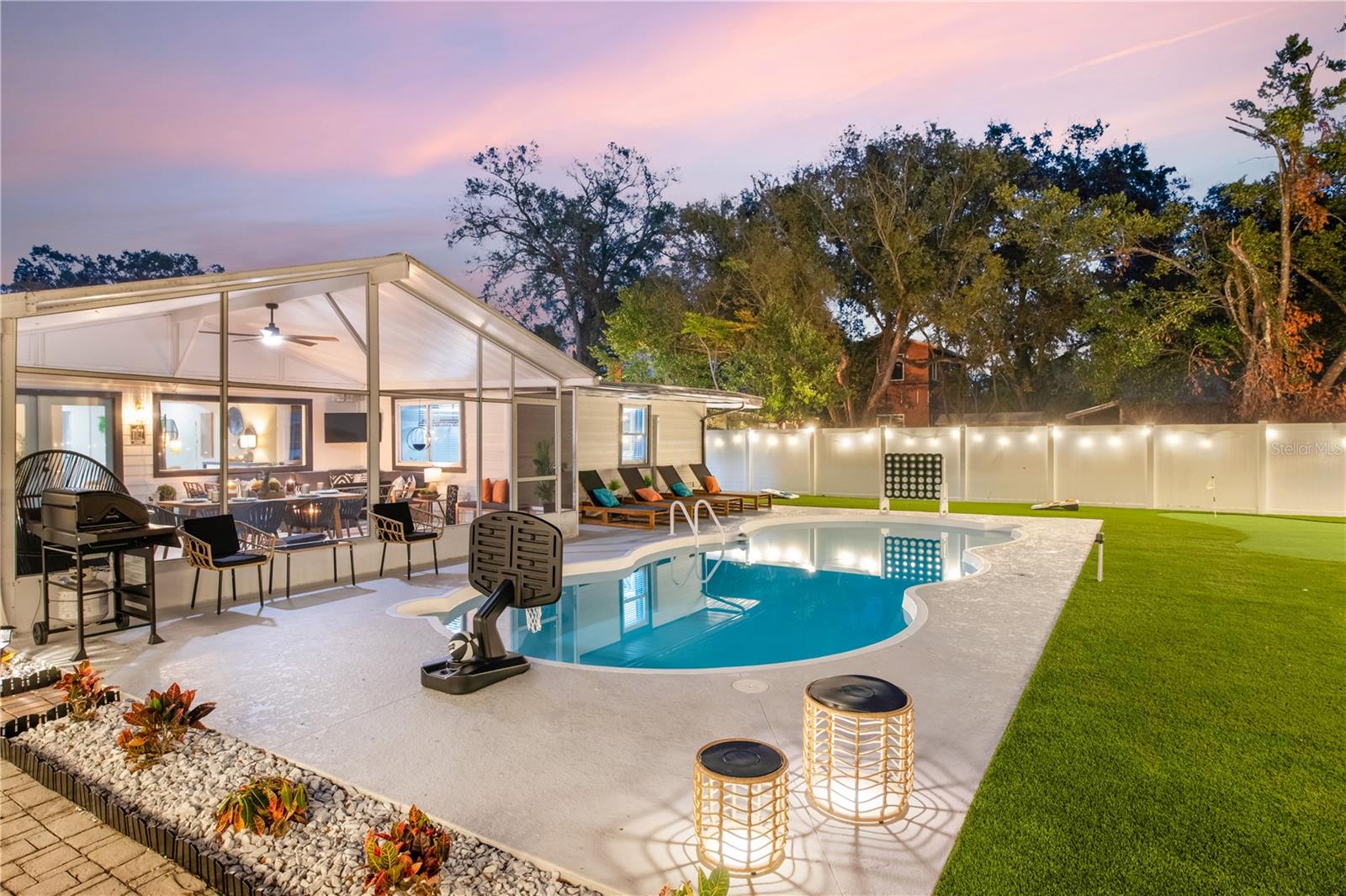 Image 38 of 43 For 1215 North Street