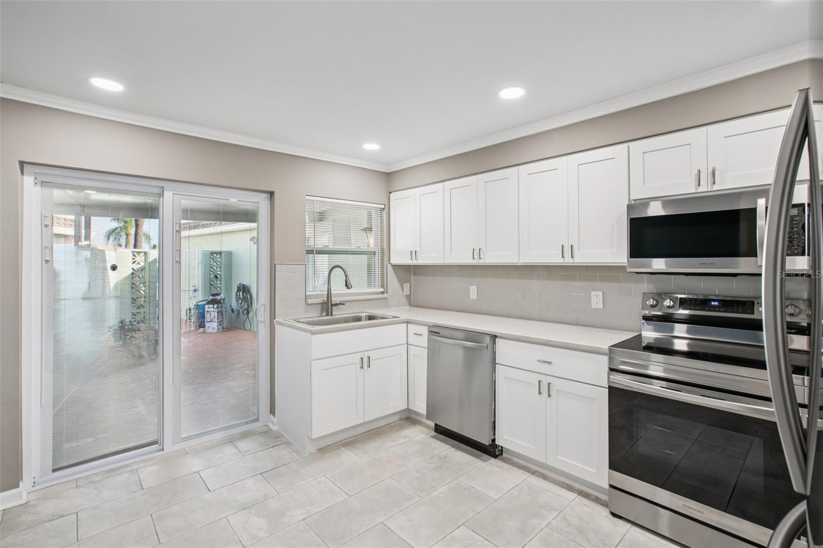 Image 17 of 81 For 676 Boca Ciega Point Boulevard S 1507
