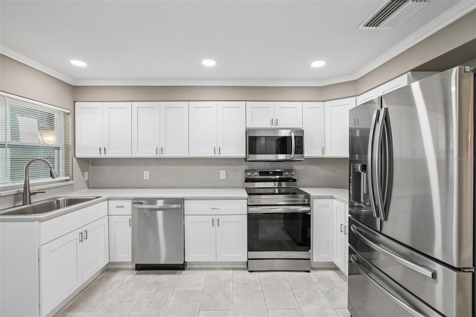 Image 18 of 81 For 676 Boca Ciega Point Boulevard S 1507