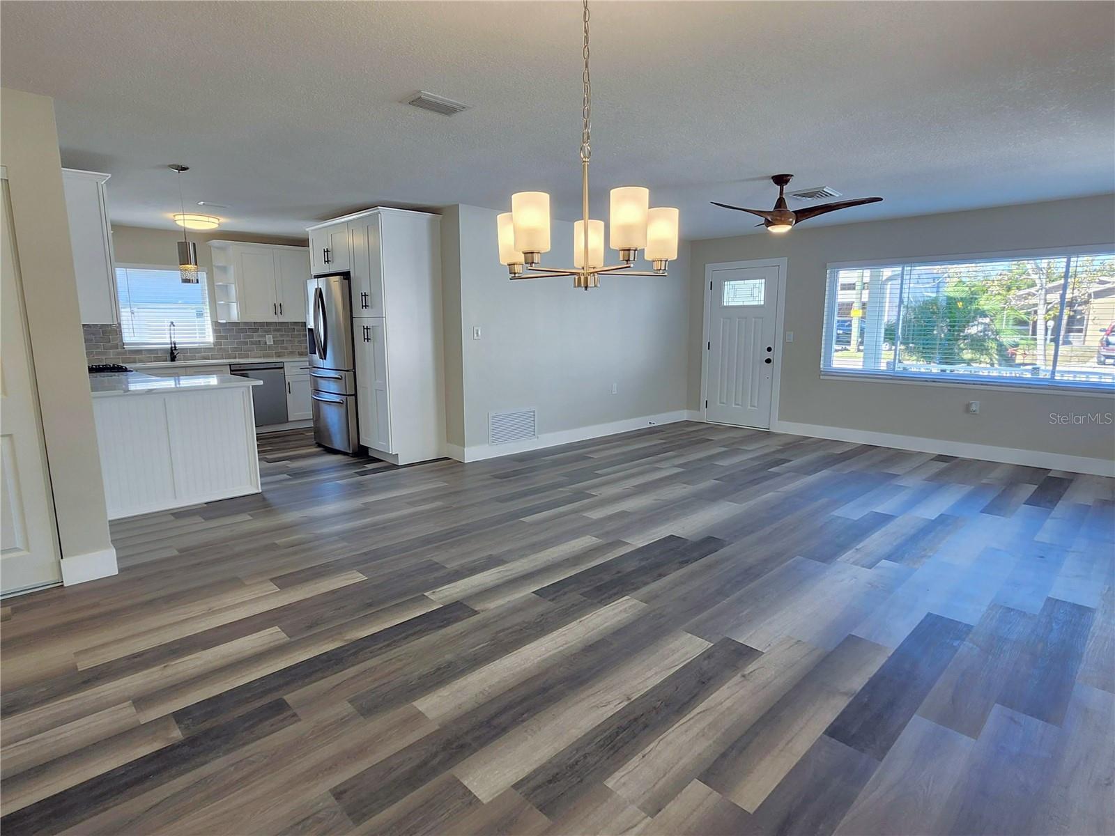 Image 11 of 30 For 1818 Shore Acres Boulevard Ne