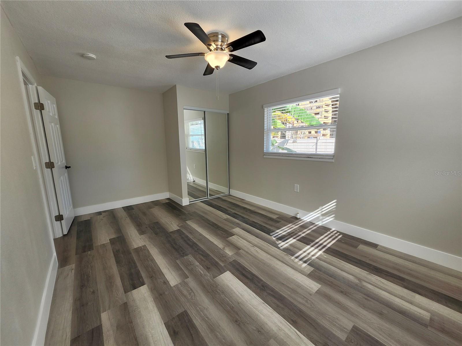 Image 14 of 30 For 1818 Shore Acres Boulevard Ne