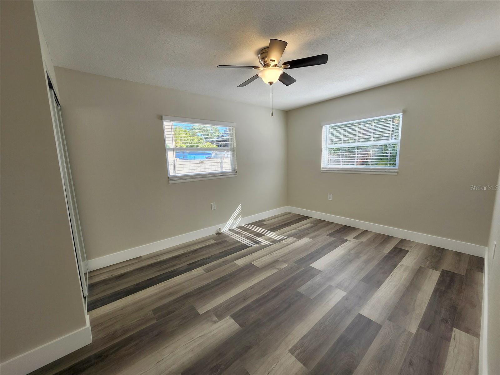 Image 15 of 30 For 1818 Shore Acres Boulevard Ne