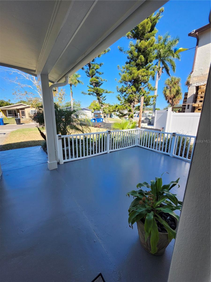 Image 2 of 30 For 1818 Shore Acres Boulevard Ne