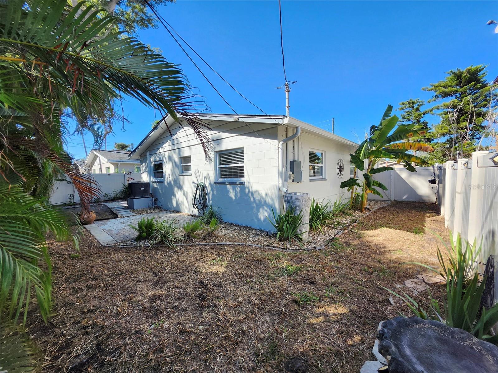 Image 26 of 30 For 1818 Shore Acres Boulevard Ne