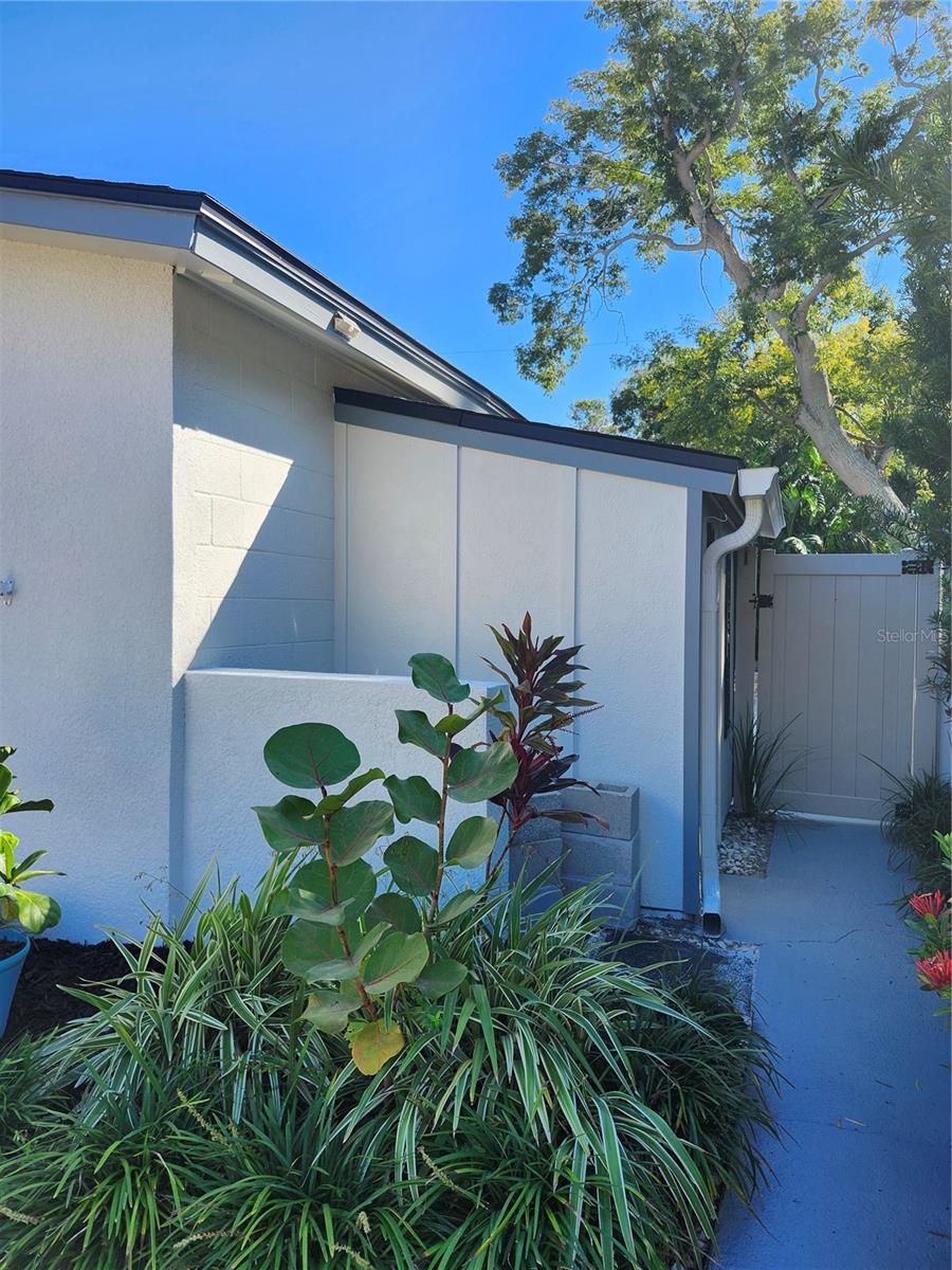 Image 31 of 33 For 1818 Shore Acres Boulevard Ne