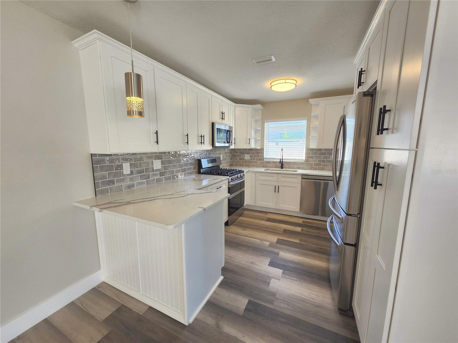 Image 7 of 30 For 1818 Shore Acres Boulevard Ne