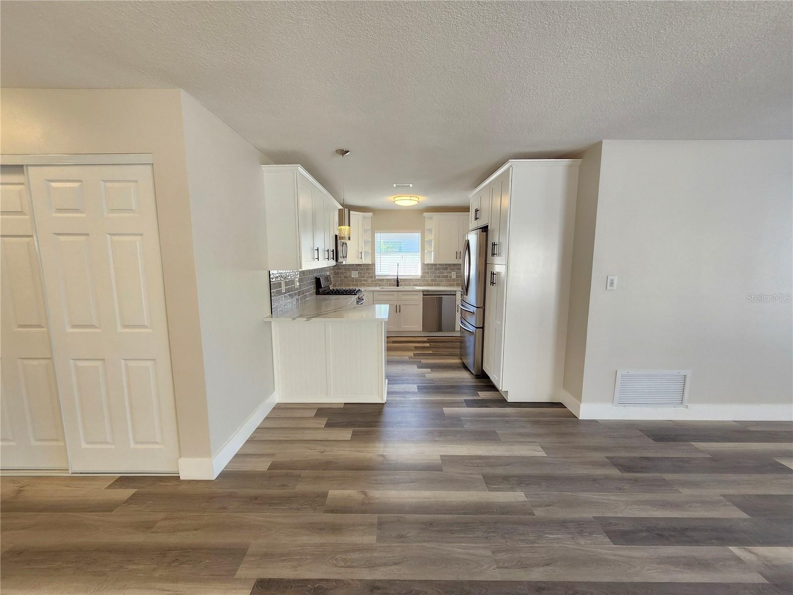 Image 9 of 30 For 1818 Shore Acres Boulevard Ne