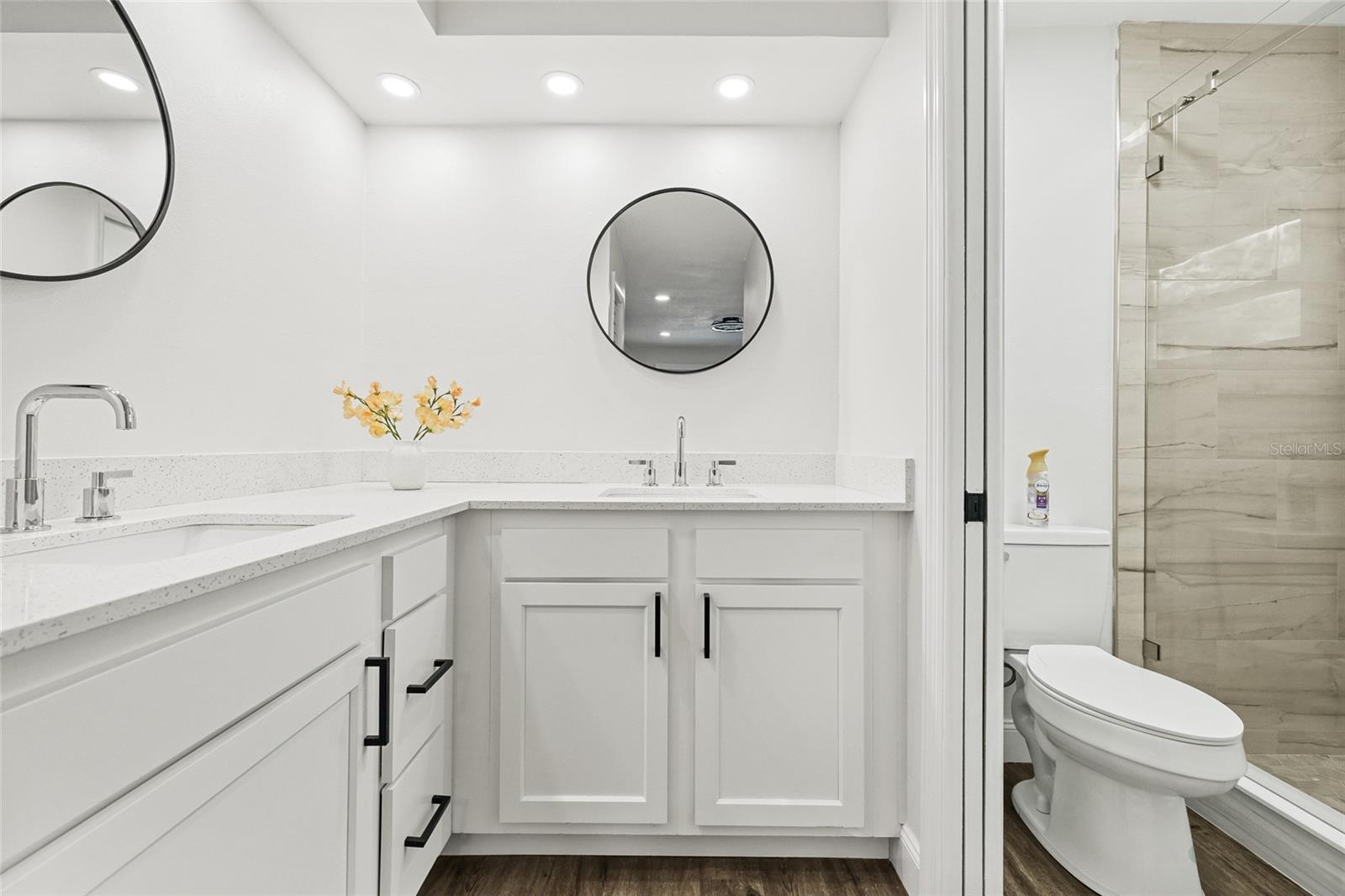 Image 19 of 37 For 11755 Linden Drive