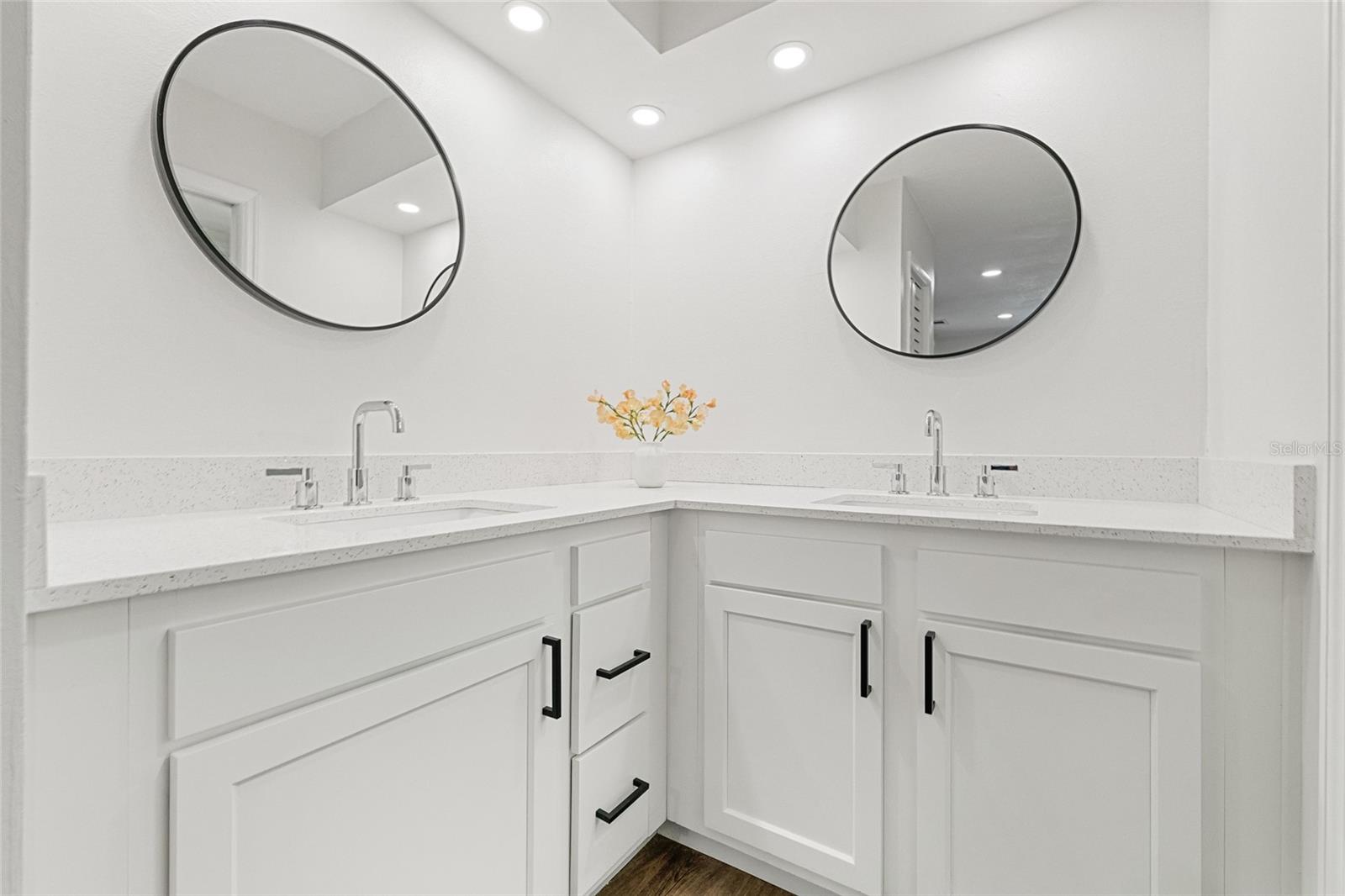 Image 20 of 37 For 11755 Linden Drive