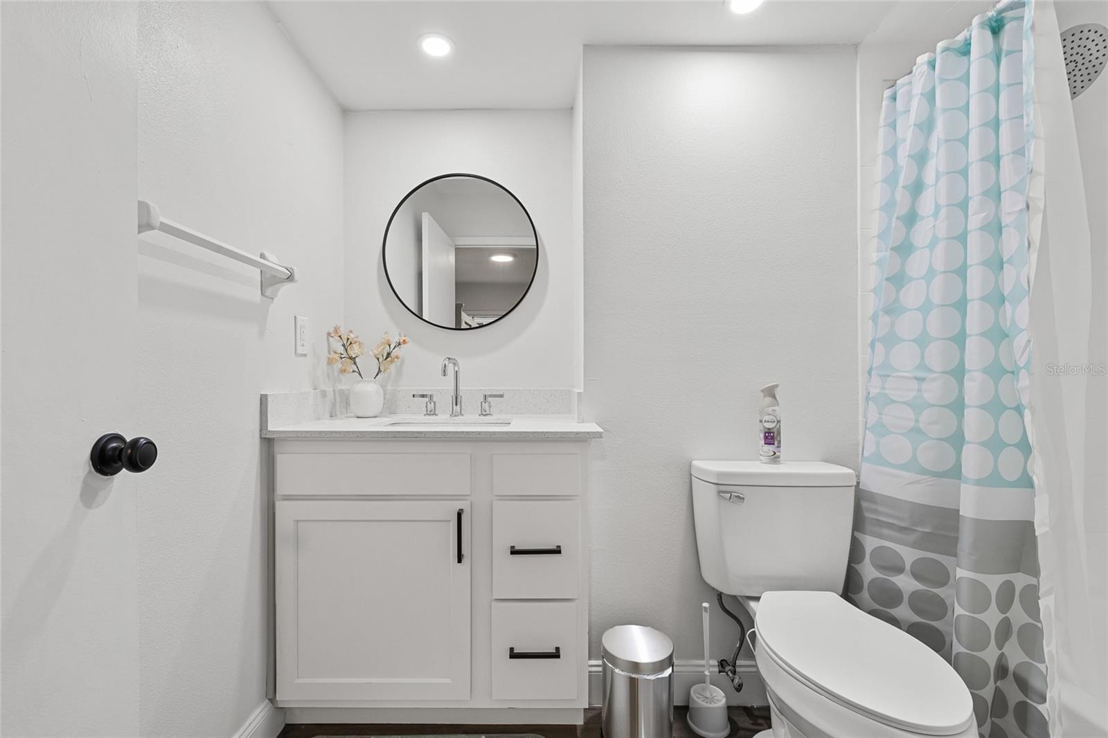 Image 26 of 37 For 11755 Linden Drive