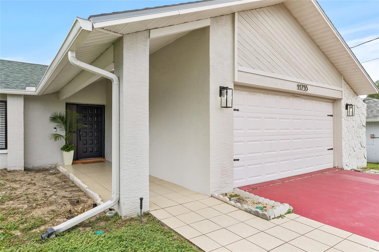 Image 4 of 37 For 11755 Linden Drive