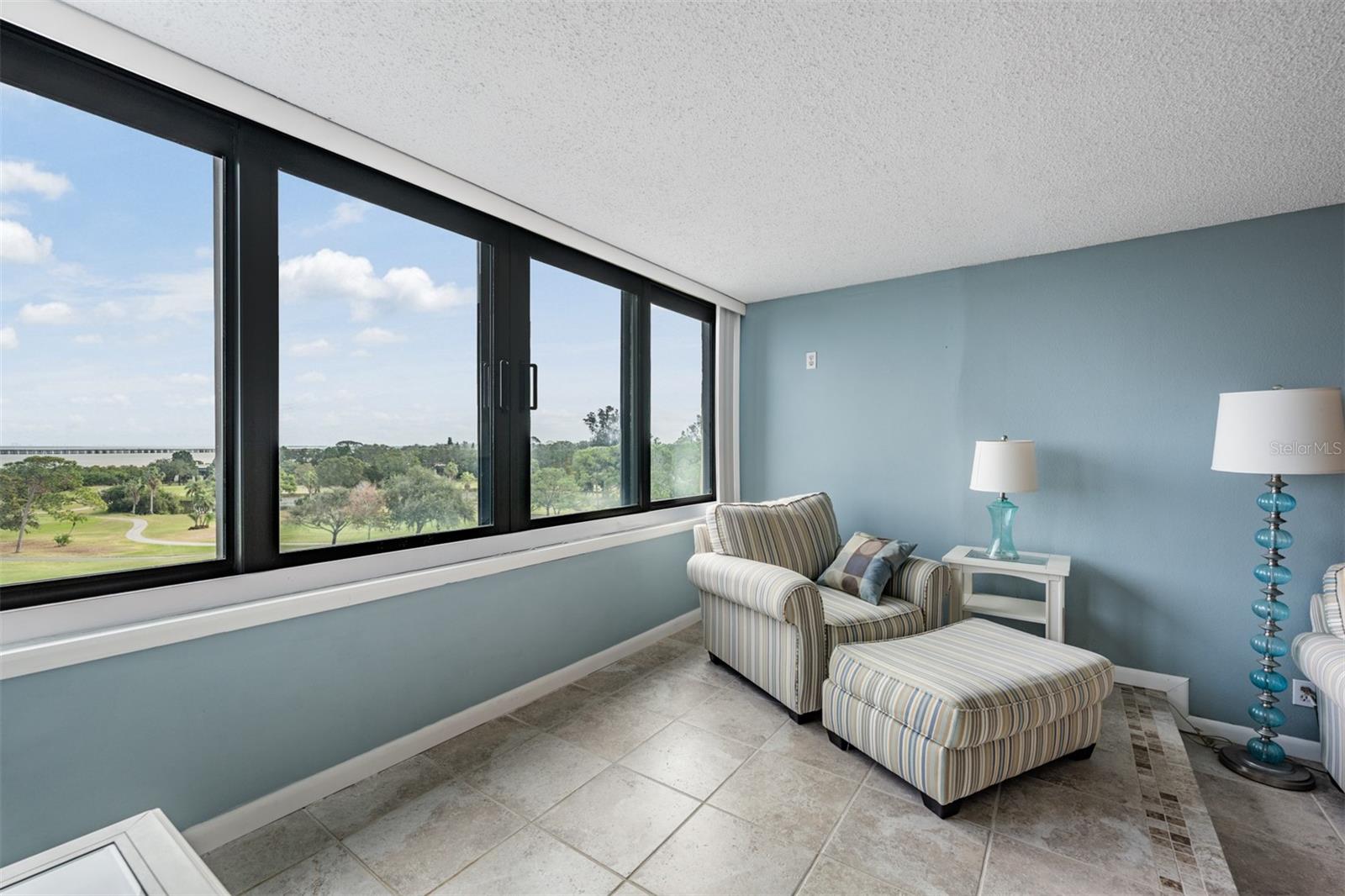 Image 15 of 54 For 2620 Cove Cay Drive 601