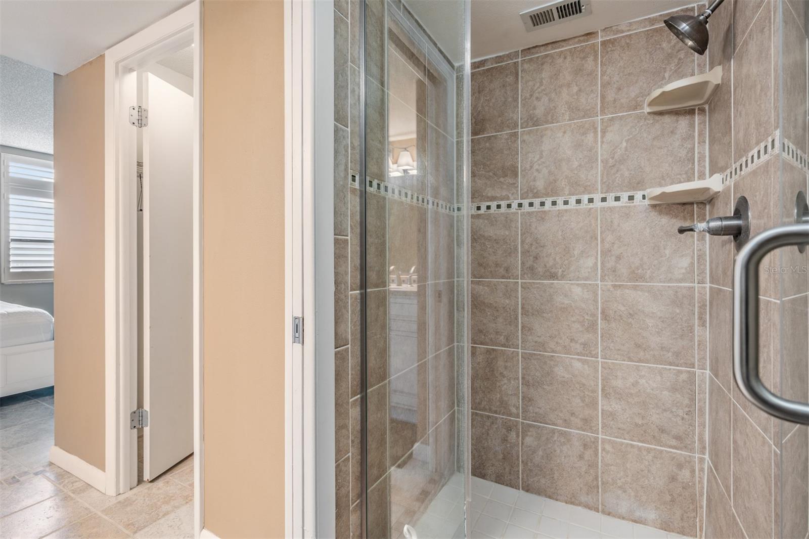 Image 20 of 54 For 2620 Cove Cay Drive 601