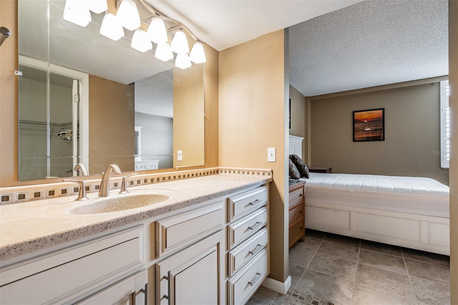 Image 21 of 54 For 2620 Cove Cay Drive 601