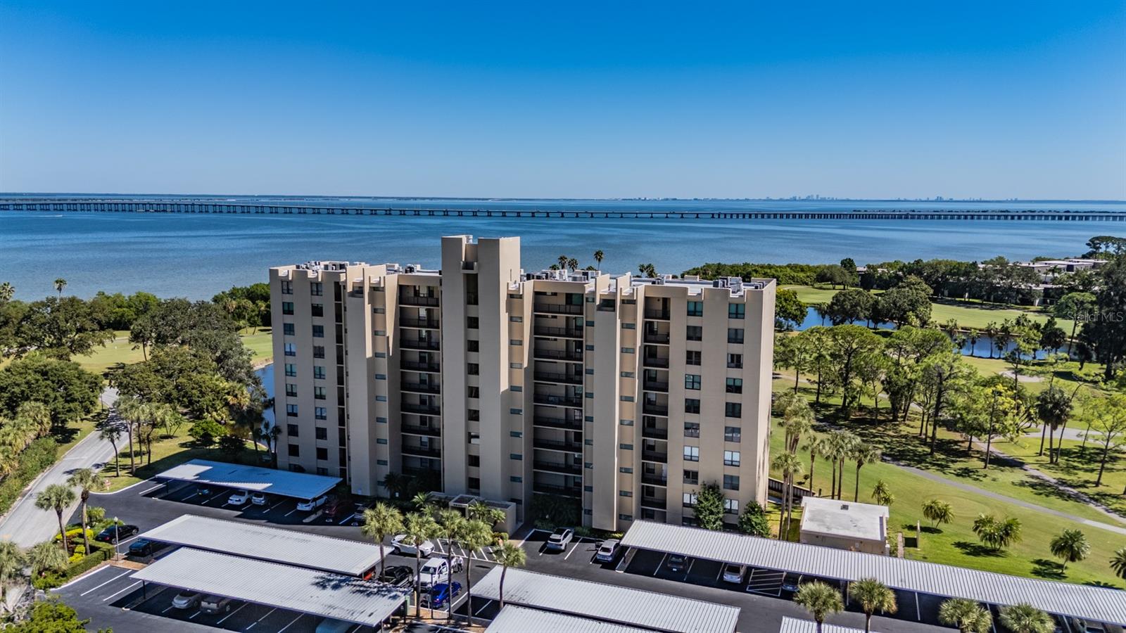 Image 32 of 54 For 2620 Cove Cay Drive 601