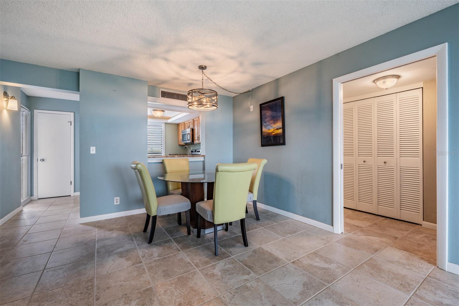 Image 9 of 54 For 2620 Cove Cay Drive 601