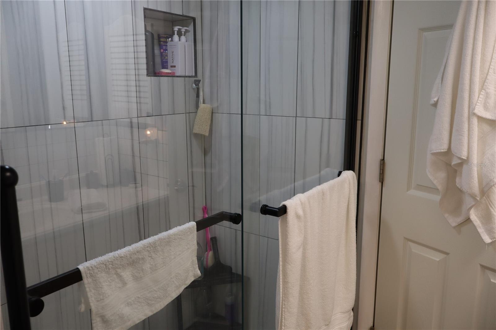 Image 14 of 33 For 4955 Pepper Circle B207