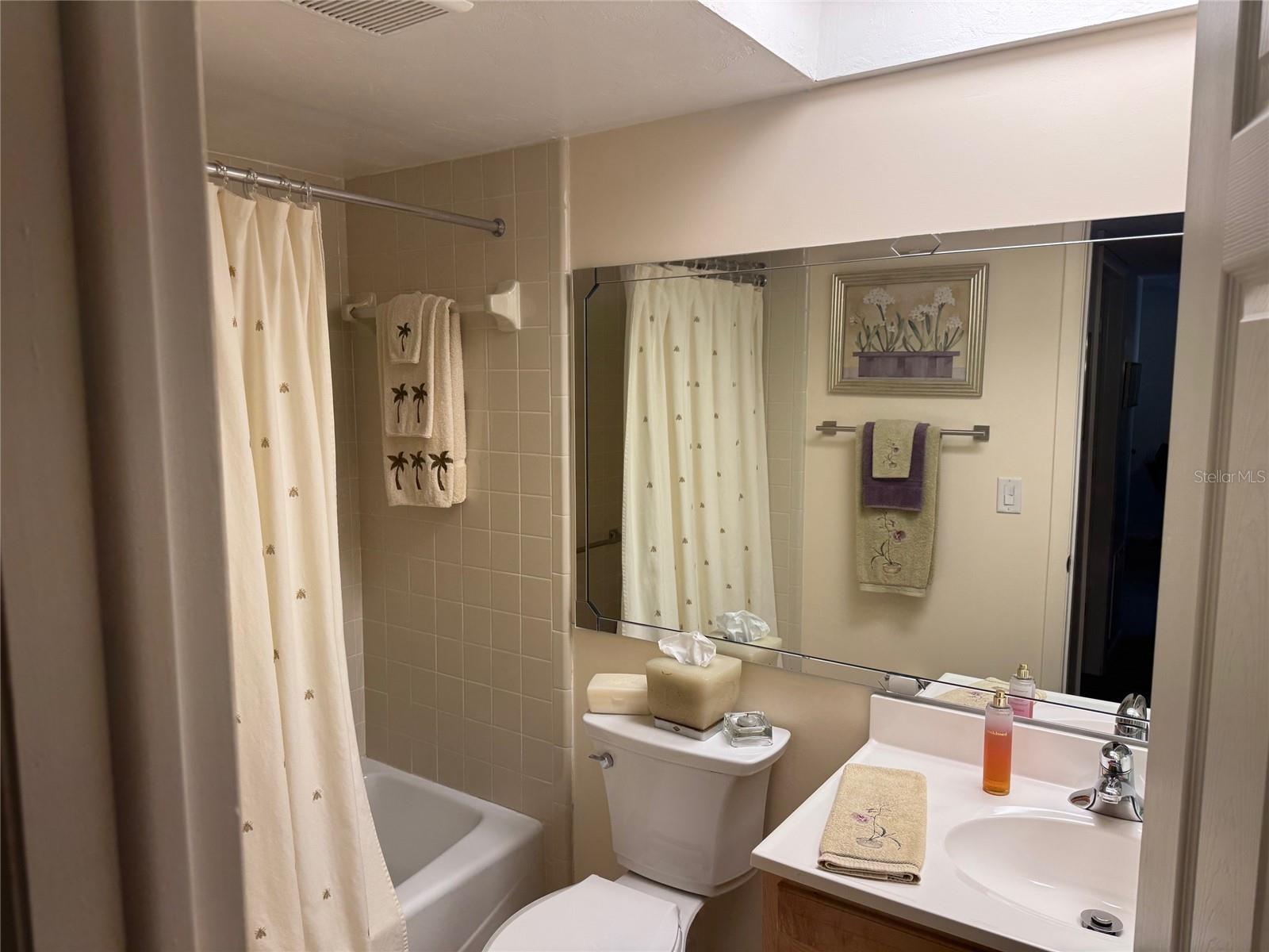 Image 23 of 33 For 4955 Pepper Circle B207